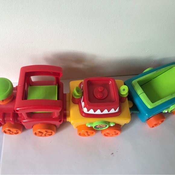 Fisher-Price 2004 mattel Circus Train with Peek A Boo tested works no Blocks - Picture 4 of 7